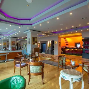 4* Hotel Phoenicia Express